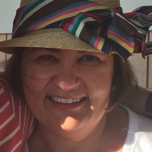 Meet your Posher, Debra